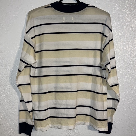 URBAN OUTFITTERS LONG SLEEVE TSHIRT - Picture 2 of 2